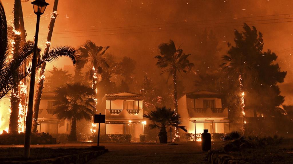 Incendio en el pueblo de Schinos, en Grecia, el pasado 19 de mayo.