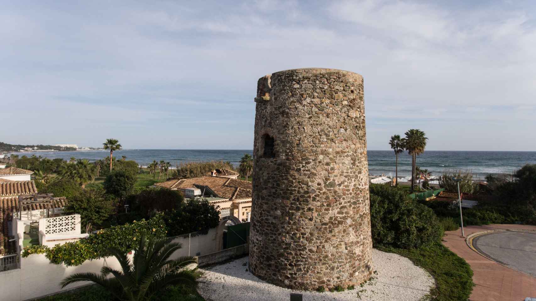 La del Saladillo es una de las siete torres almenaras con las que cuenta Estepona.