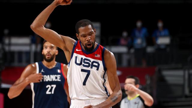 Kevin Durant celebra una acción ante Francia en los Juegos Olímpicos de Tokio 2020