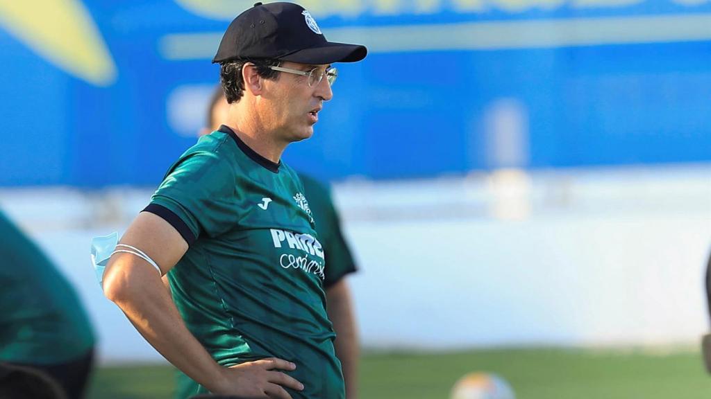 Unai Emery, en un entrenamiento del Villarreal