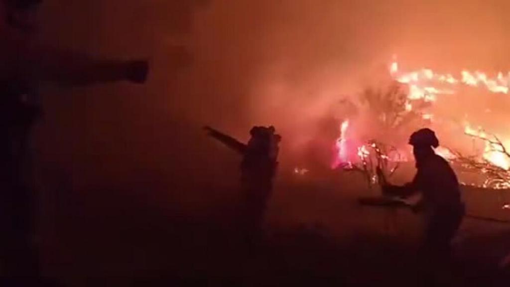 La UME se moviliza contra el incendio de El Tiemblo, cerca de la provincia de Toledo.