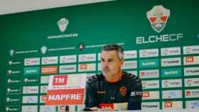 El entrenador del Elche CF Fran Escribá en una rueda de prensa.