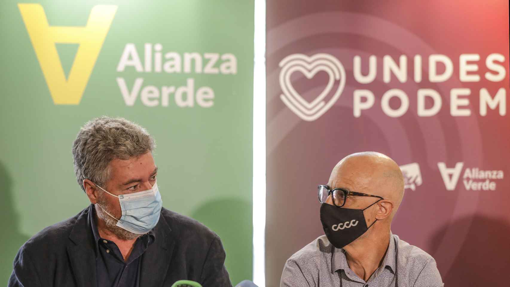 El coordinador de Alianza Verde, Juantxo López de Uralde, con su secretario de Estudios, Julià Álvaro.