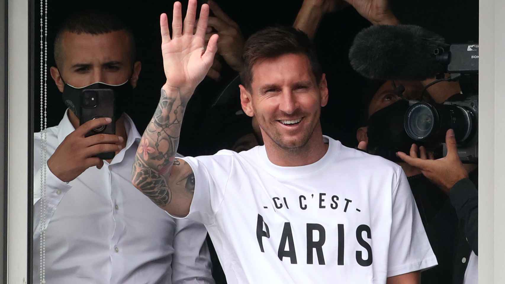Leo Messi, en su llegada a París para firmar su nuevo contrato con el PSG