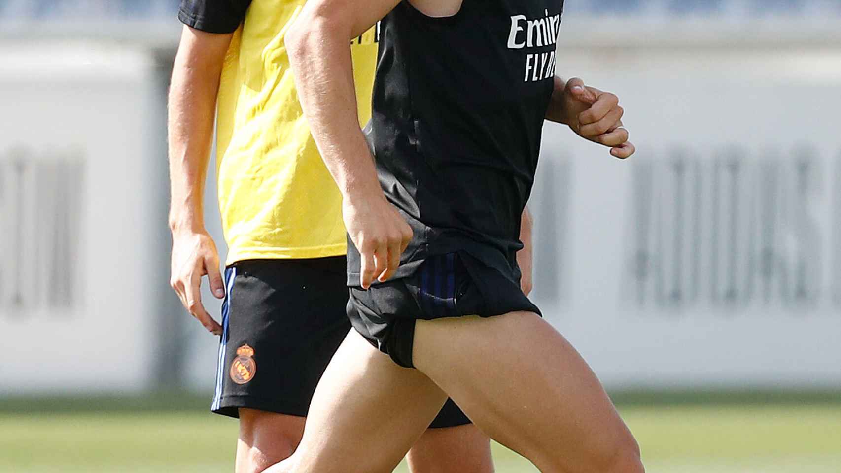 Luka Modric y Antonio Blanco, durante el partido de entrenamiento del Real Madrid