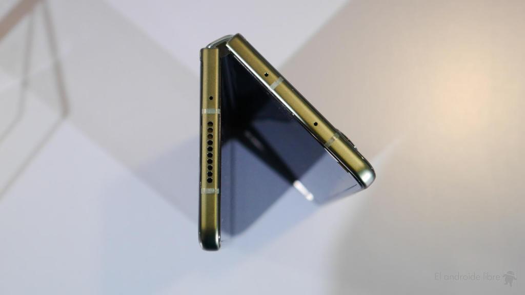 Samsung Galaxy Z Fold 3