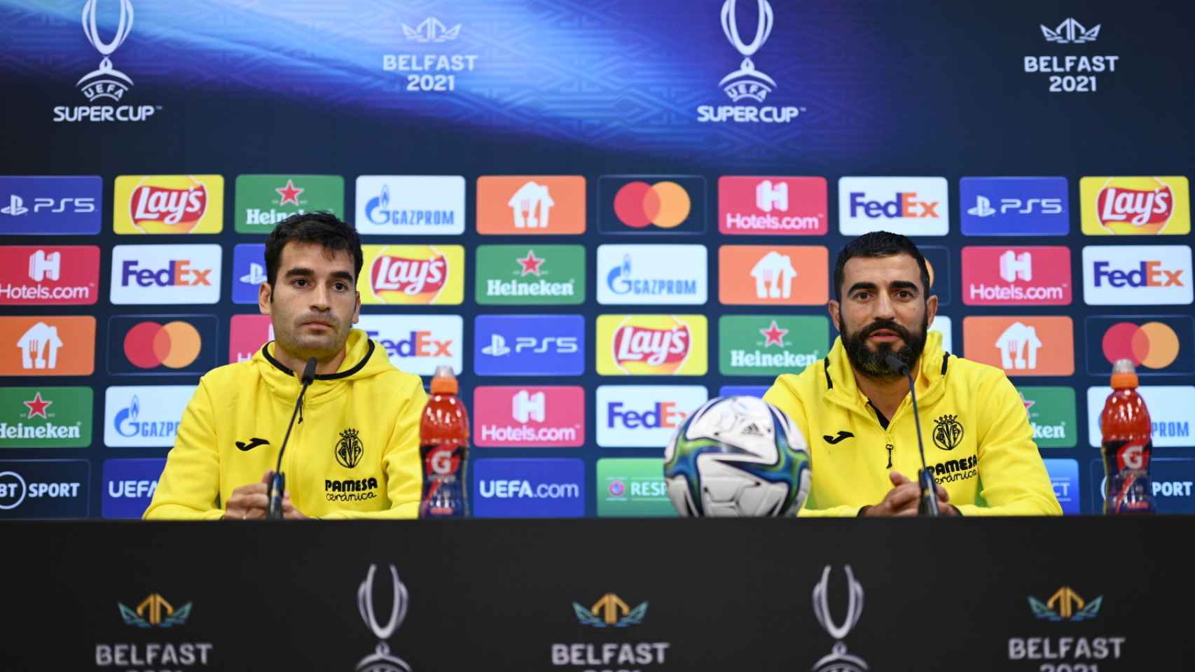 Manu Trigueros y Albiol, en la rueda de prensa previa a la final de la Supercopa de Europa