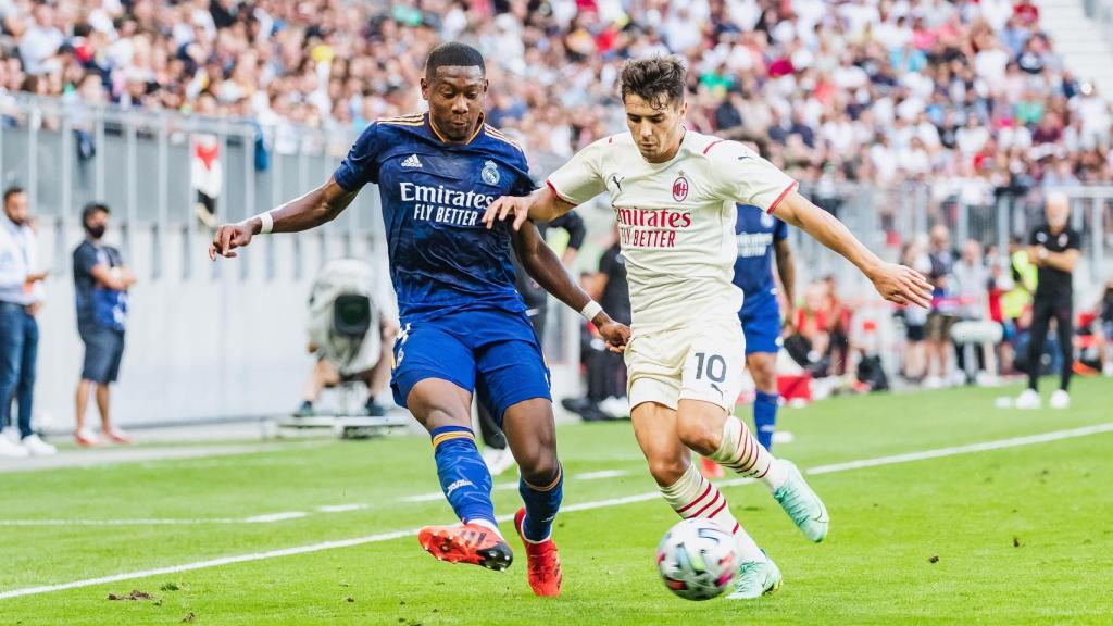 David Alaba y Brahim Díaz, en el Real Madrid - Milan de pretemporada