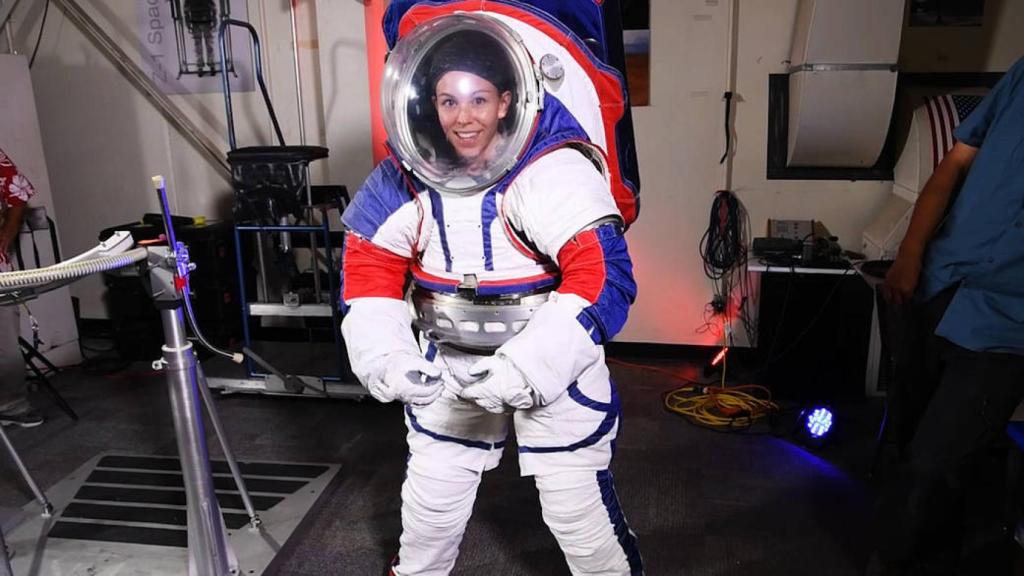 Traje espacial de la NASA que está causando retrasos