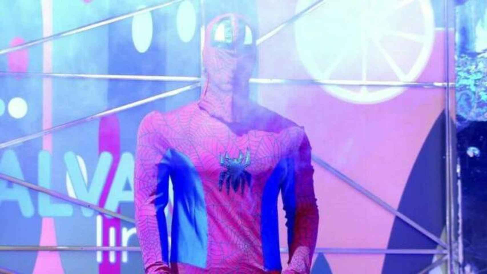 El disfraz de Spiderman que ha provocado el despido de Canales de 'Sálvame'.