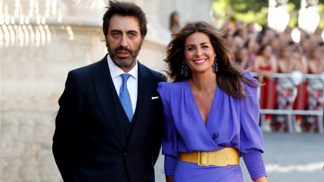 Juan del Val y Nuria Roca, en la boda de Sergio Ramos y Pilar Rubio.