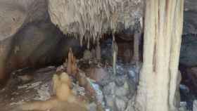 Una de las imágenes difundidas en redes defendiendo la riqueza geológica de la cueva