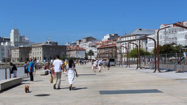 La Marina, en A Coruña, durante una jornada soleada.