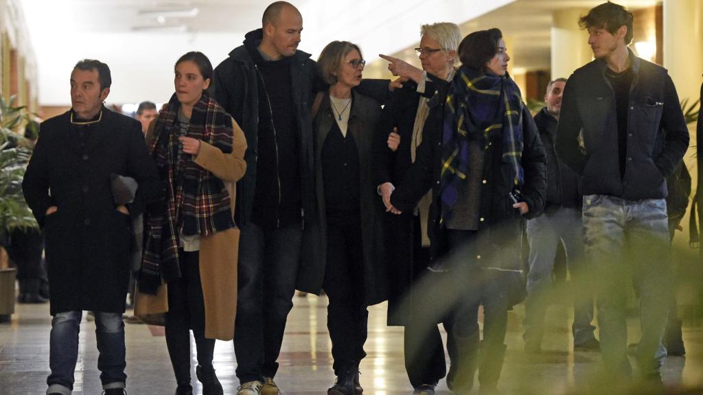 La familia Bosé, durante el entierro de Bimba, en 2017.