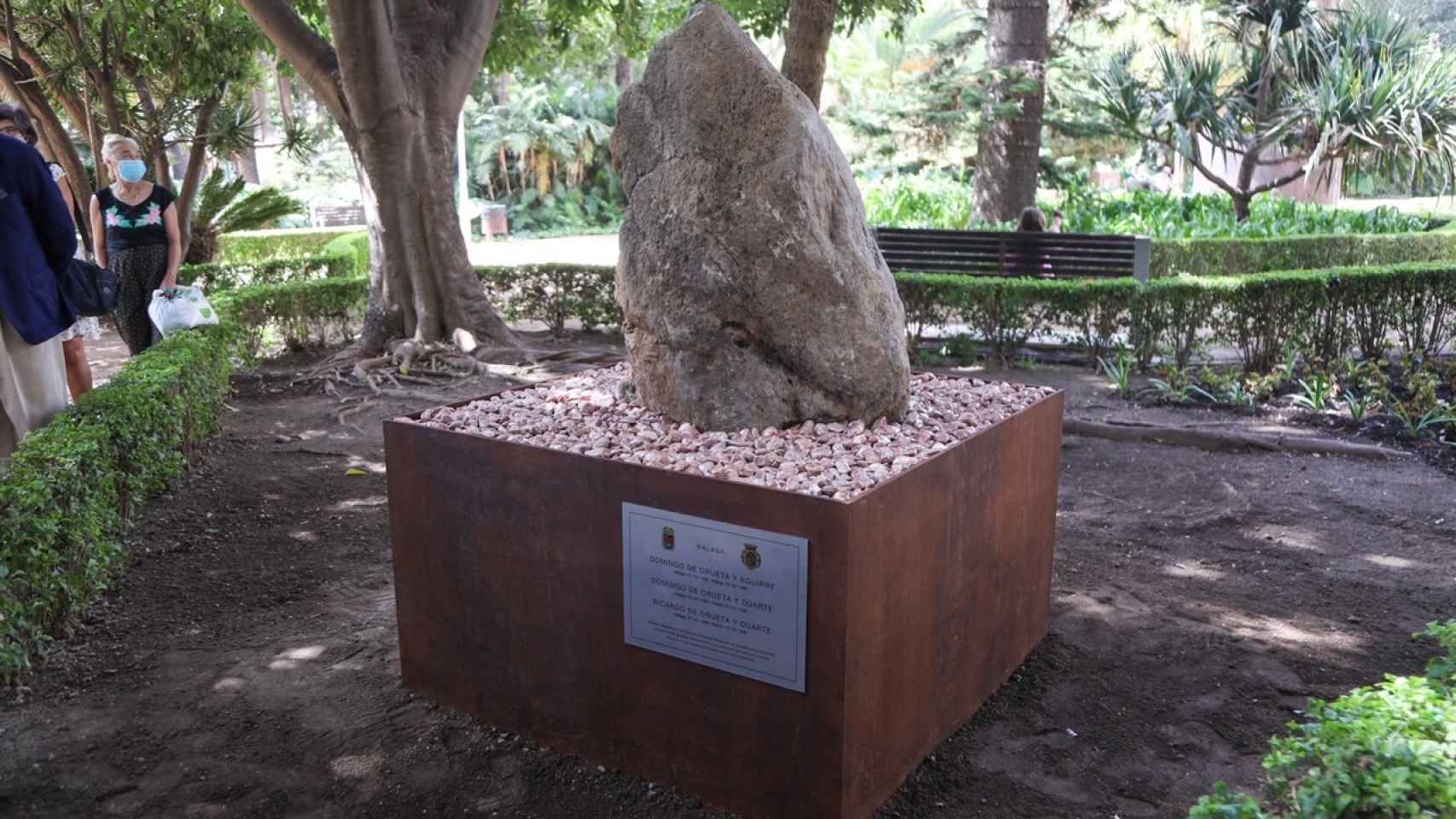 Monumento en honor a la familia Orueta.