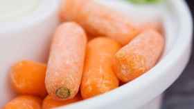 Unas zanahorias recubiertas con un polvillo blanco.