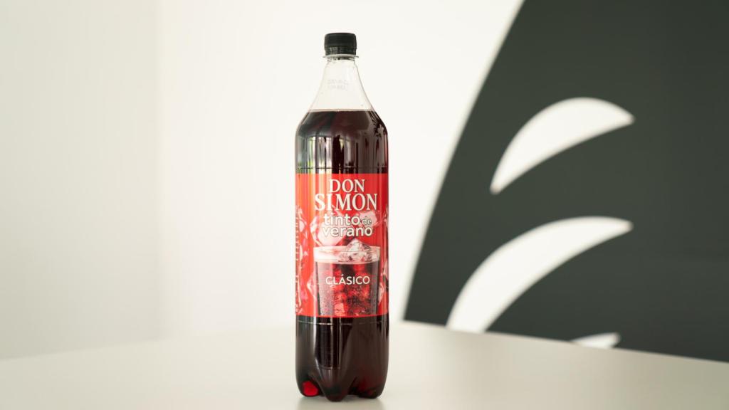 Tinto de verano Don Simón.