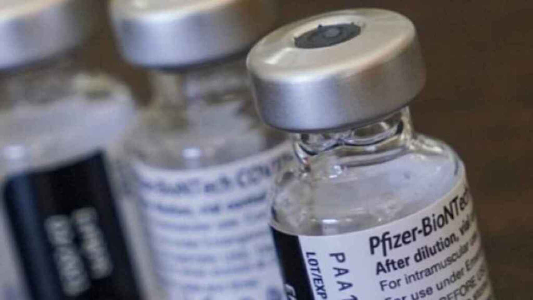 Viales de la vacuna contra la Covid de Pfizer y BioNTech.