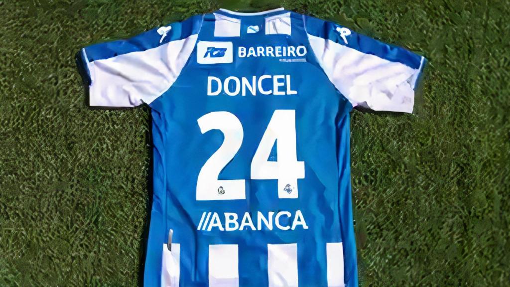 Carlos Doncel llega al Deportivo patrocinado por Recambios Barreiro.