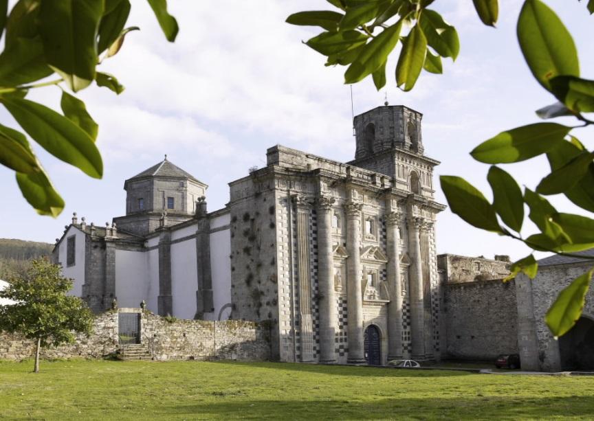 Exterior del Monasterio. Foto: Turismo de Galicia.