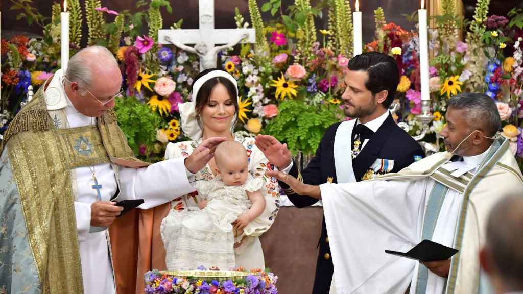 El emotivo bautizo del príncipe Julián, hijo de Carlos Felipe y Sofía de Suecia: las mejores anécdotas de la cita
