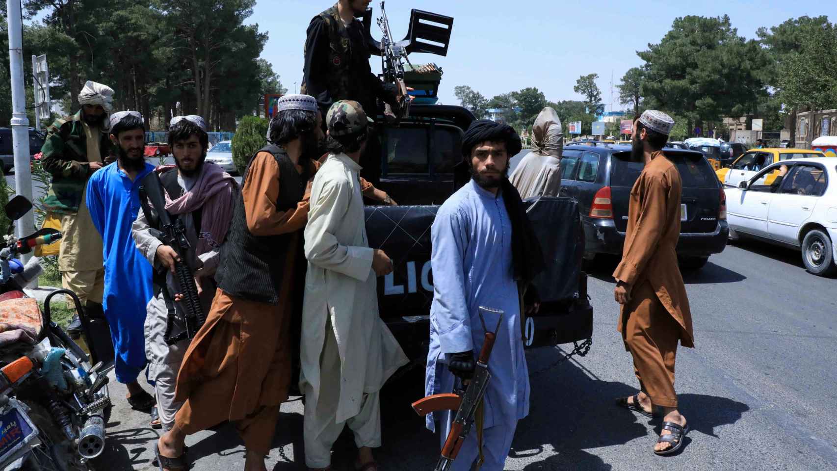 Fuerzas talibanes en las calles de Herat.