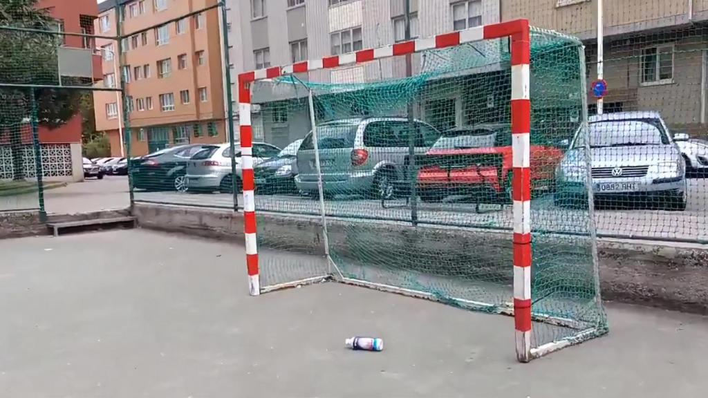 Vecinos del Ventorrillo, en A Coruña, denuncian el mal estado de sus instalaciones deportivas