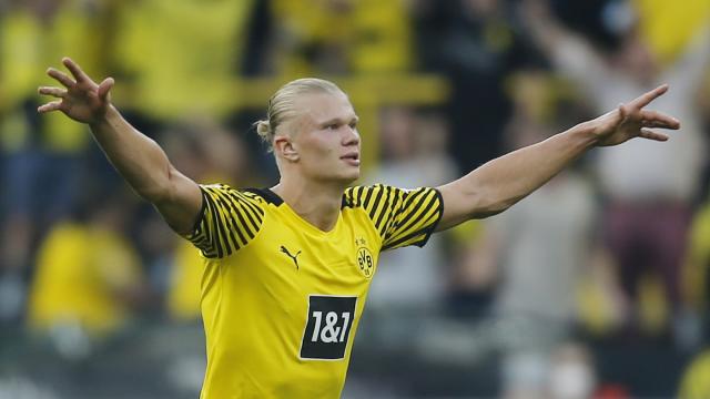 Erling Haaland celebra un gol con el Borussia Dortmund en la 2021/2022