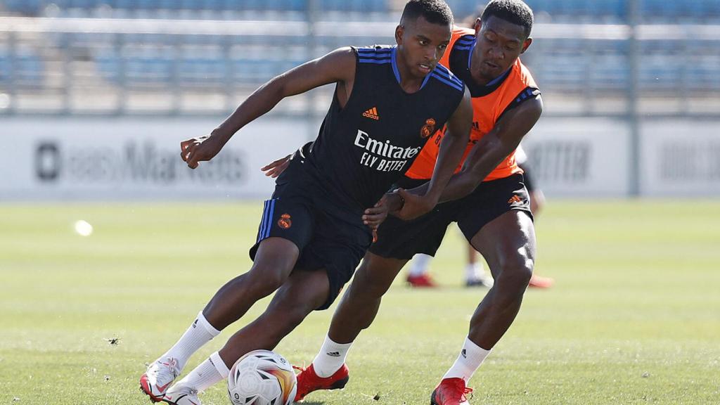 Rodrygo y Alaba, en el entrenamiento del Real Madrid