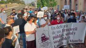 Hellín clama contra el cierre del tren convencional Albacete-Murcia