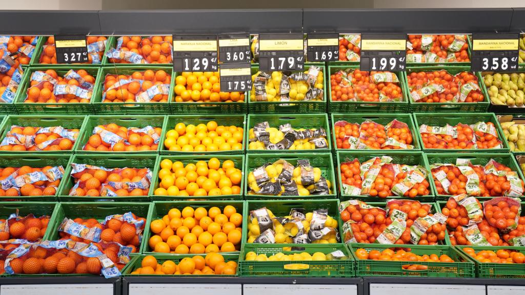 Tienda de Mercadona con la señalización de la 'Estrategia 6.25'.