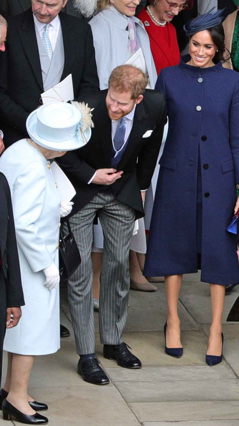 La reina conversa con lo duques de Sussex, en una imagen de archivo.