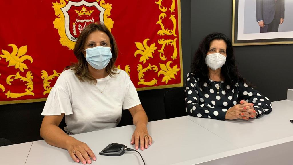 María Paz Fernández y Josefa Valle, en rueda de prensa.