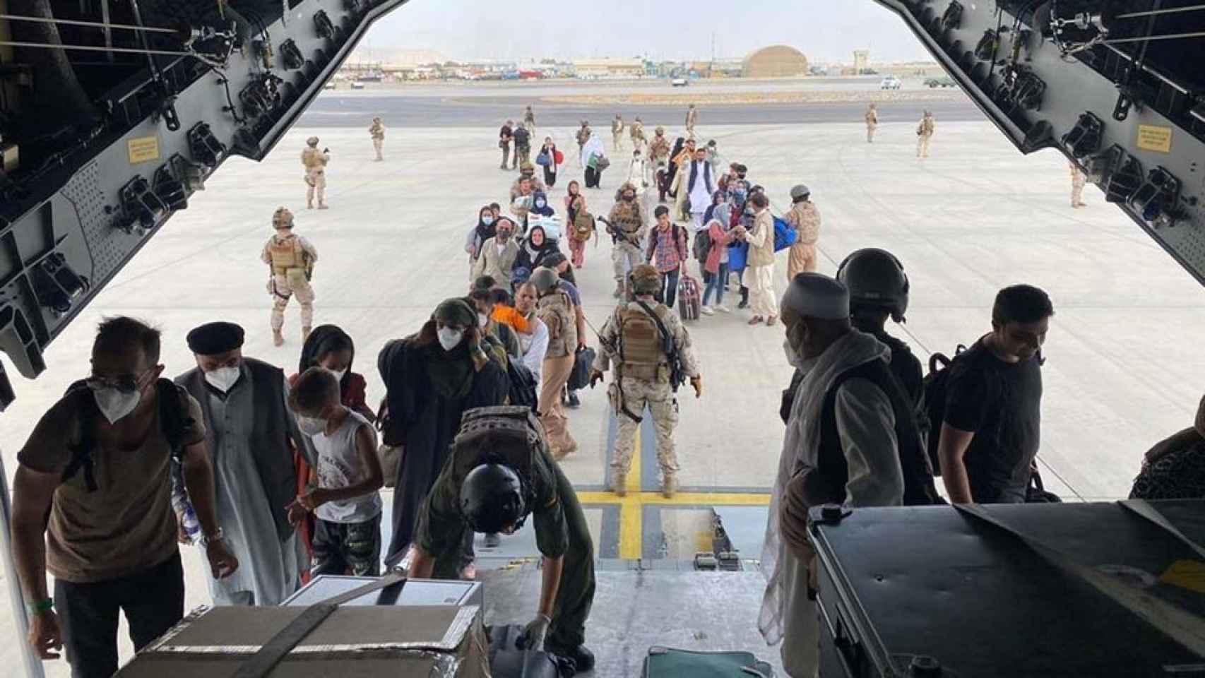 Primer avión de repatriados esta semana desde Kabul.