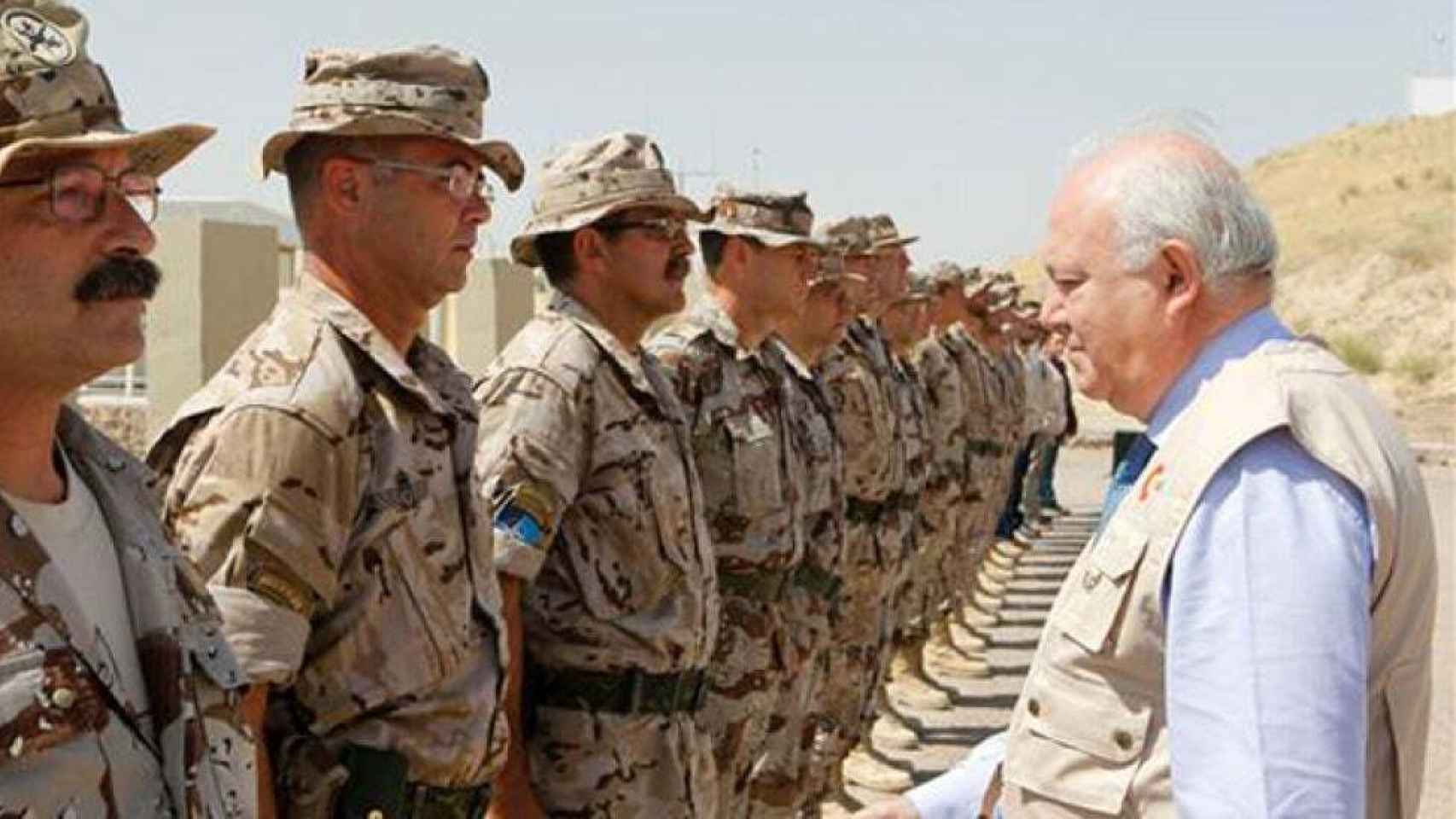 Miguel Ángel Moratinos, cuando era ministro de Exteriores, en una de sus visitas a Afganistán.