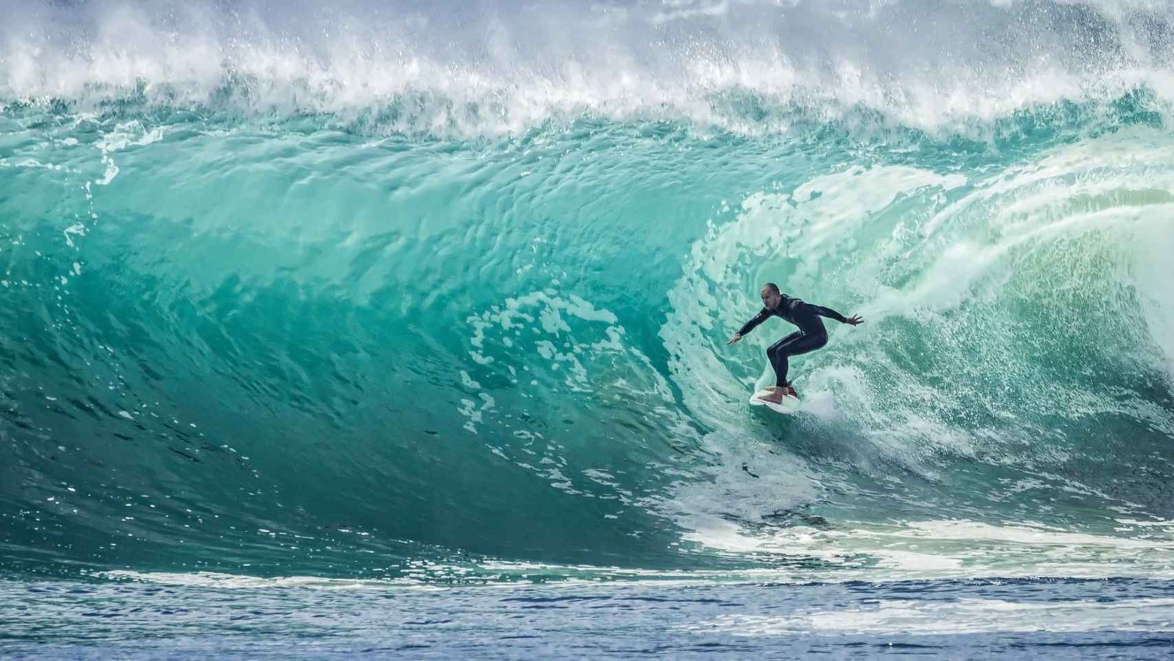 Los mejores destinos para hacer surf en España