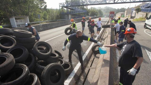 Corte de carretera de trabajadores de Alcoa.