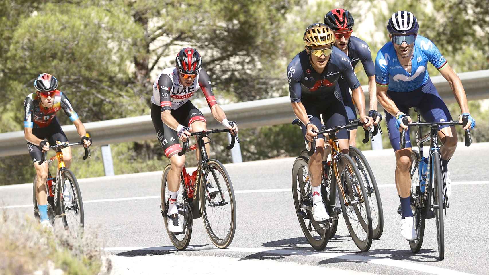 Alejandro Valverde lanza un ataque en La Vuelta 2021