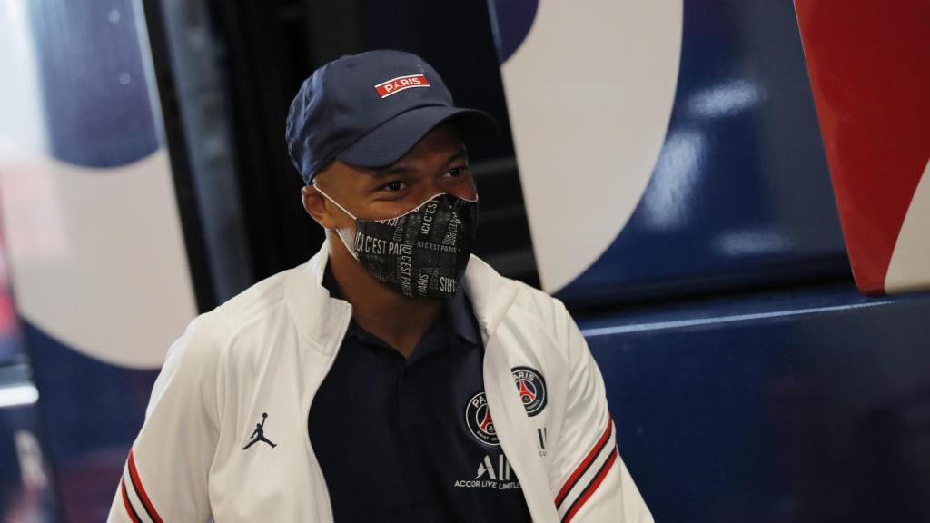 Mbappé antes de un partido con el PSG