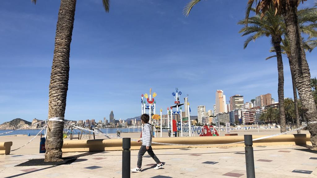 ¿Cómo sería un Benidorm sin turistas? La ciudad redujo su huella de carbono un 50% en 2020.