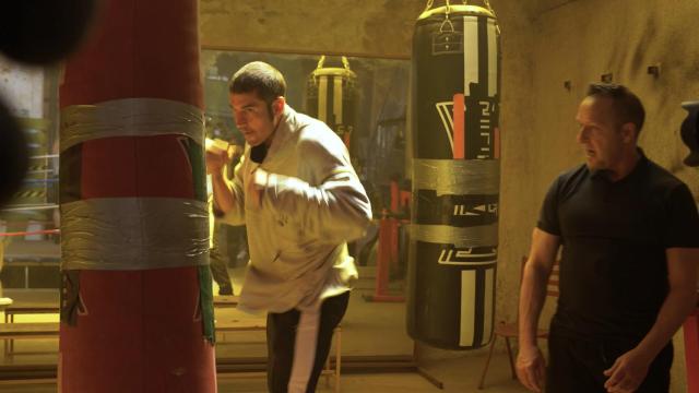 Exclusiva: Detrás de las cámaras de 'El inmortal', la serie original de Movistar+ inspirada en la vida del líder de la banda 'Los Miami.