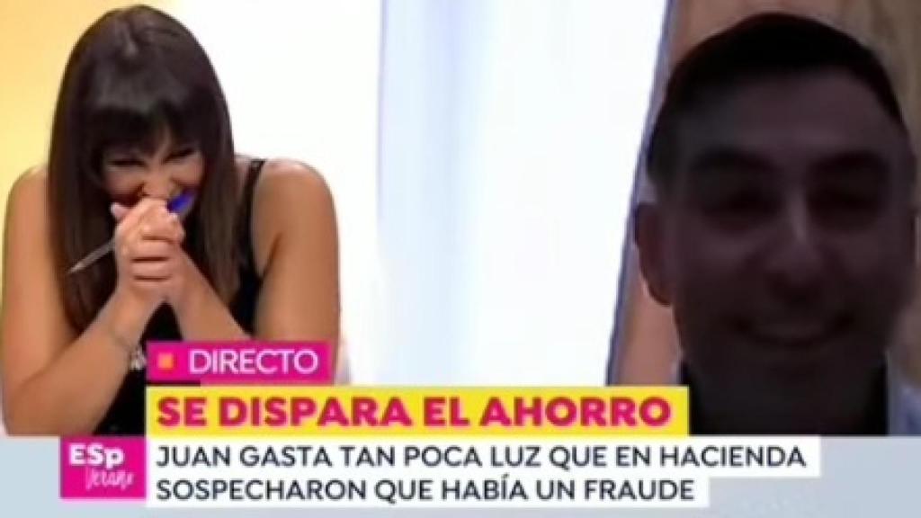 Lorena García en pleno ataque de risa ante las cámaras.