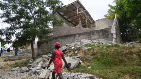 Ruinas de la Escuela Nacional Durenton (Haití), destruida durante el terremoto de agosto.