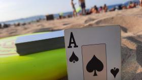 truco de magia playa bastiagueiro cartas