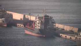 El buque Global Lake donde han fallecido tres tripulantes.