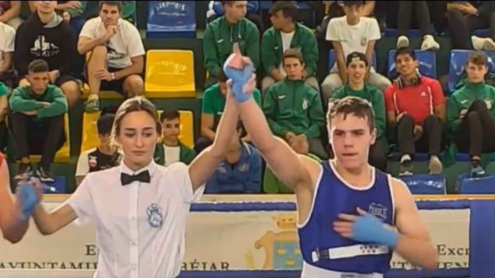 Gabriel durante un campeonato de boxeo.