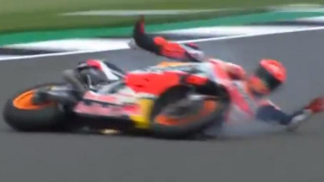 Marc Márquez durante su caída