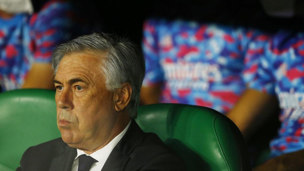 Carlo Ancelotti, en el banquillo del Estadio Benito Villamarín