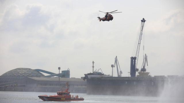 Simulacro del ‘Helimer 401’ con base en el aeropuerto de Alvedro.