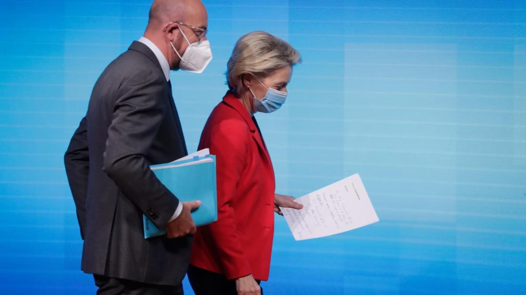 La presidenta de la Comisión Europea, Ursula von der Leyen, y el presidente del Consejo Europeo, Charles Michel.